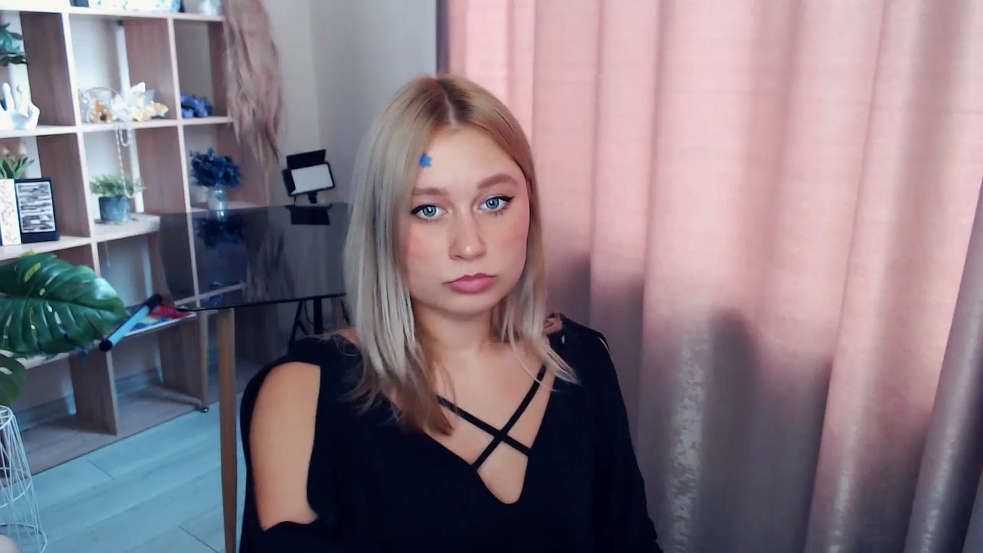 Gallery image thumbnail from Kukla_kolduna's myfreecams stream on, 11/15/2025, 11:21 image 8 of 20