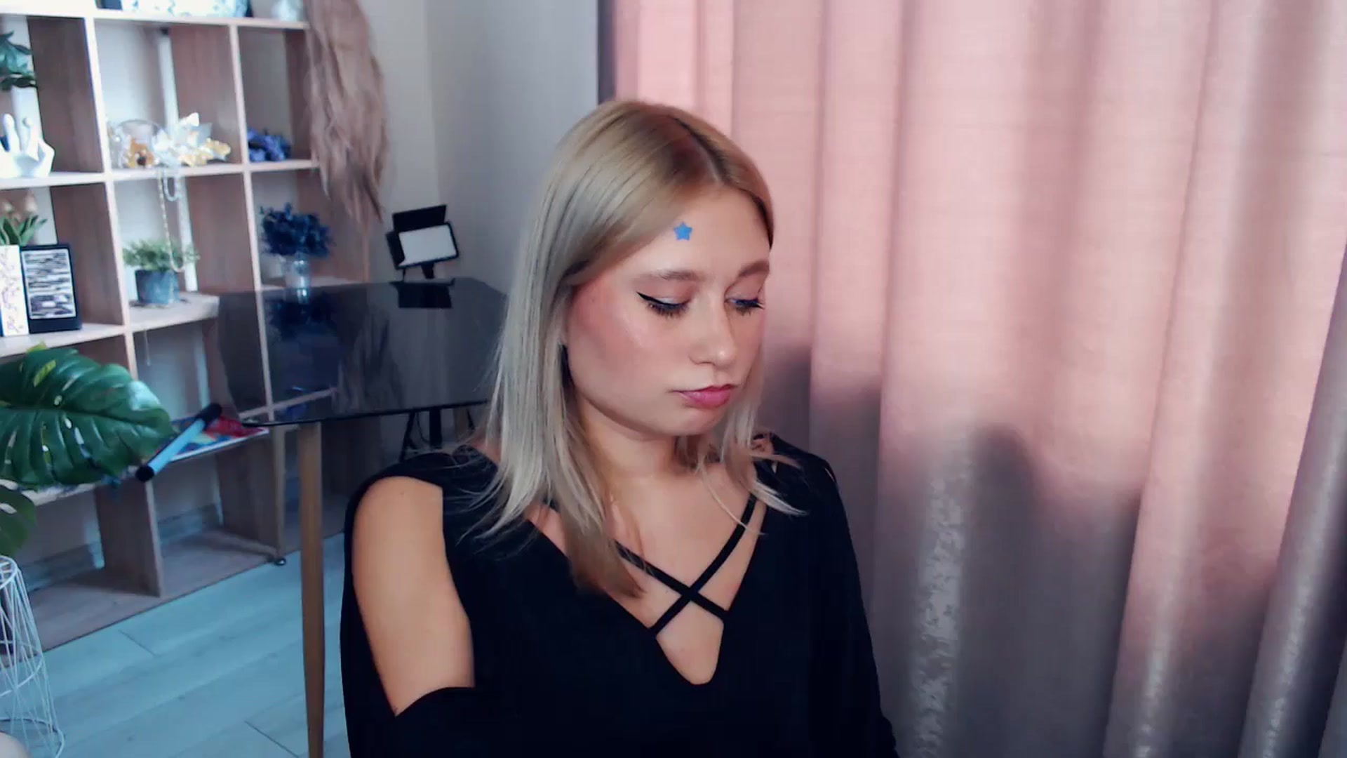 Gallery image thumbnail from Kukla_kolduna's myfreecams stream on, 11/15/2025, 11:21 image 11 of 20