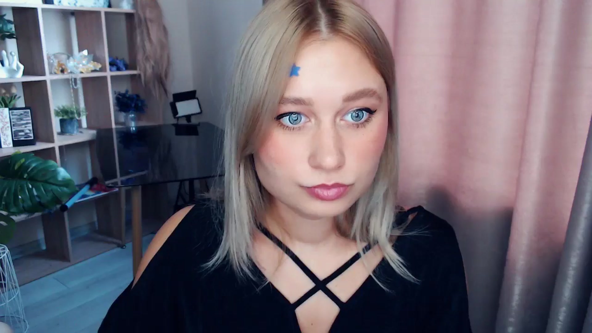Gallery image thumbnail from Kukla_kolduna's myfreecams stream on, 11/15/2025, 11:21 image 14 of 20
