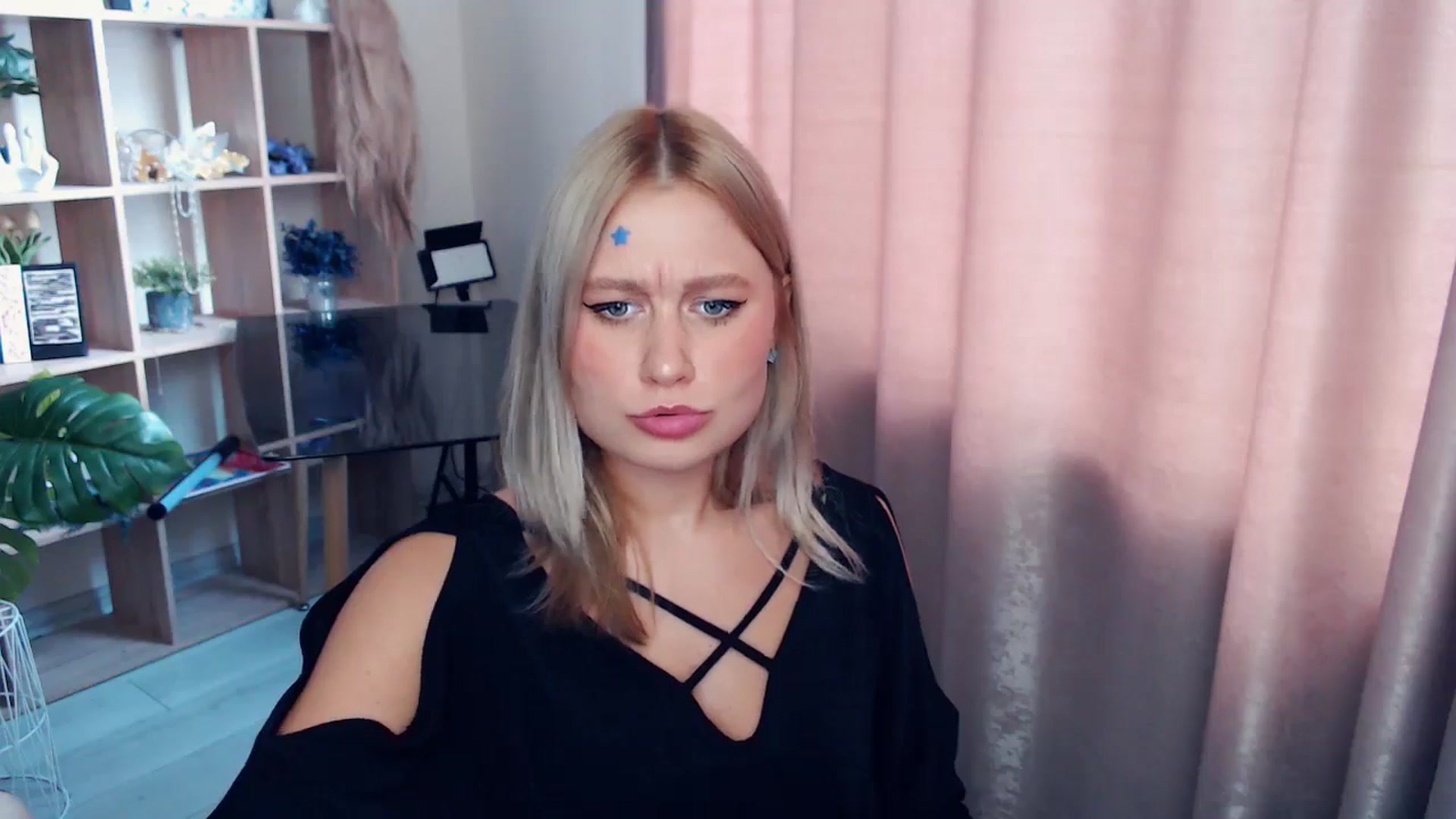 Gallery image thumbnail from Kukla_kolduna's myfreecams stream on, 11/15/2025, 11:21 image 4 of 20