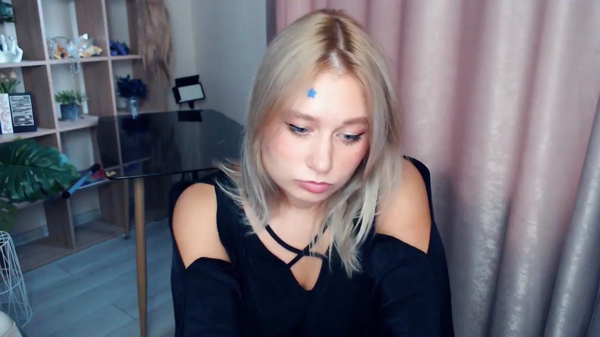 Gallery image thumbnail from Kukla_kolduna's myfreecams stream on, 11/15/2025, 13:17 image 12 of 20