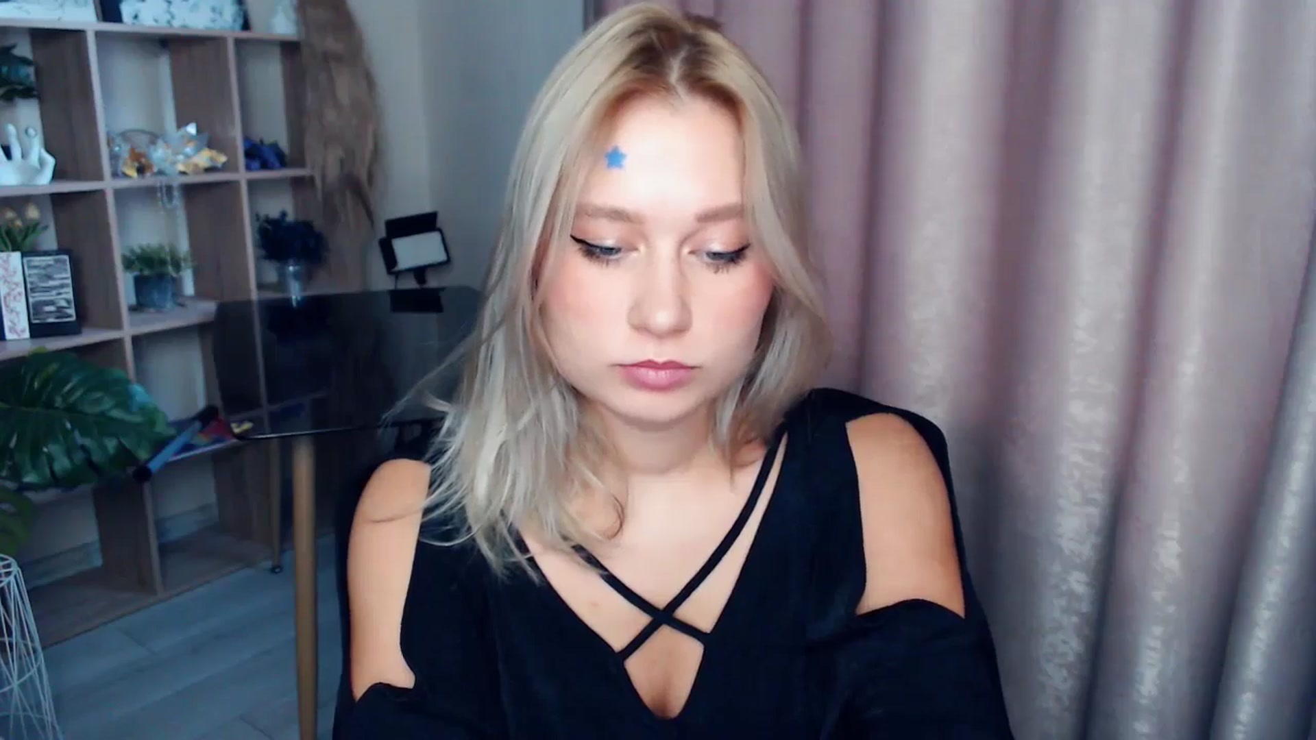 Gallery image thumbnail from Kukla_kolduna's myfreecams stream on, 11/15/2025, 13:17 image 18 of 20