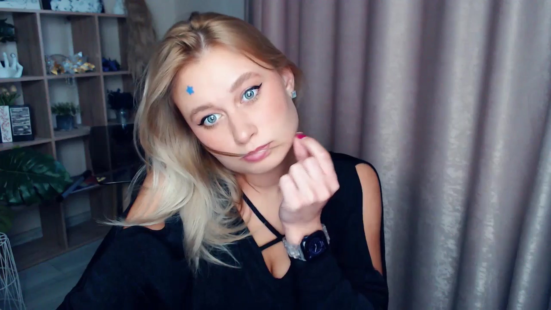 Gallery image thumbnail from Kukla_kolduna's myfreecams stream on, 11/15/2025, 13:17 image 16 of 20