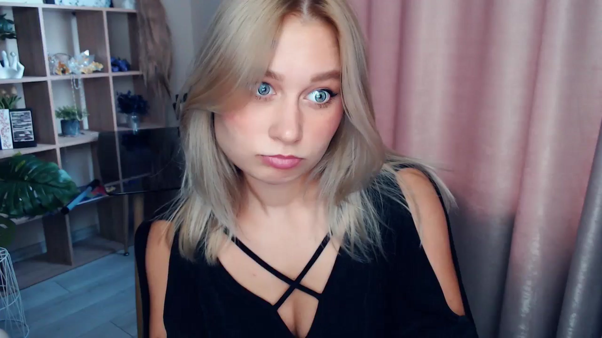 Gallery image thumbnail from Kukla_kolduna's myfreecams stream on, 11/15/2025, 13:17 image 1 of 20