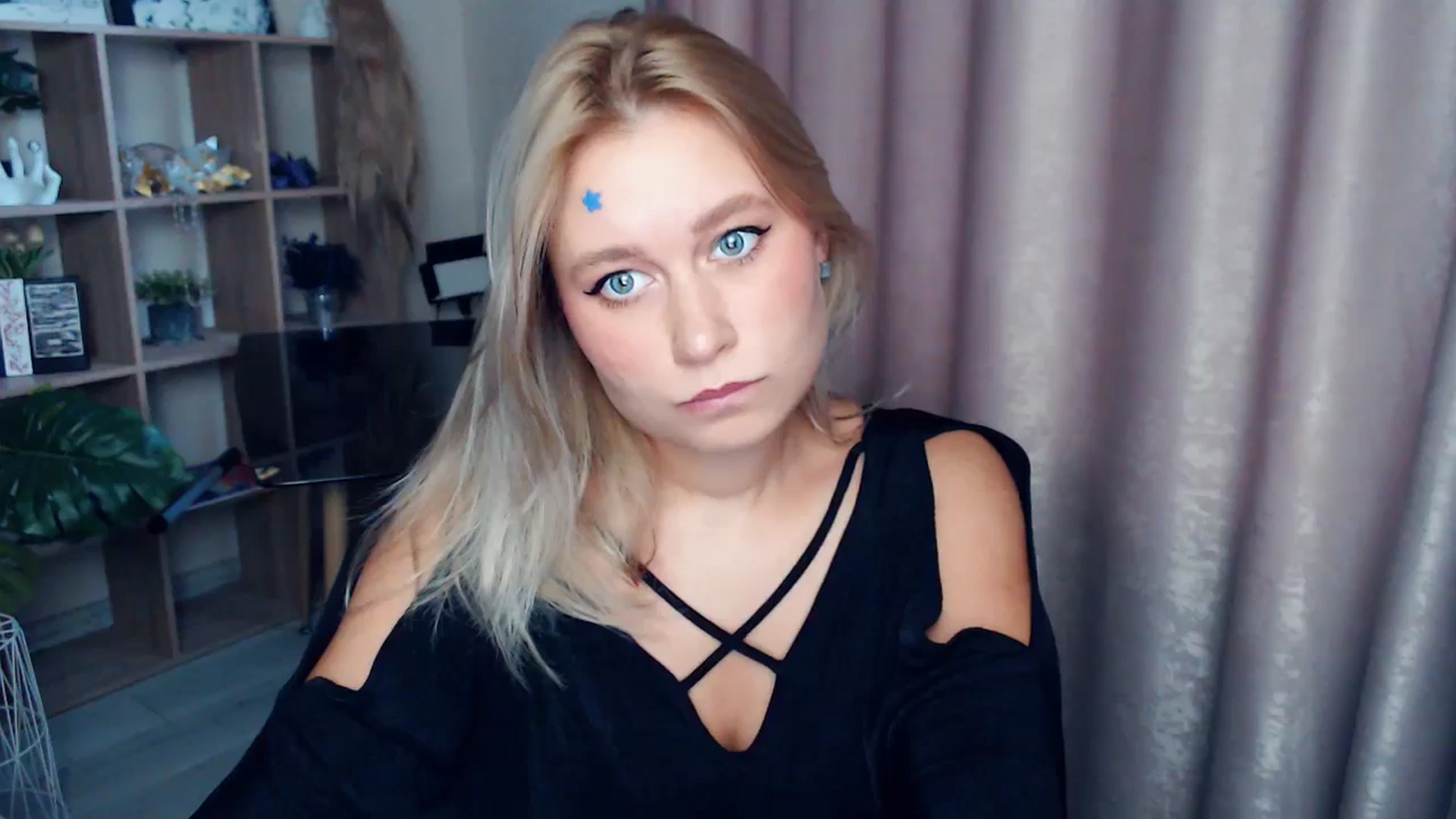 Gallery image thumbnail from Kukla_kolduna's myfreecams stream on, 11/15/2025, 13:17 image 17 of 20