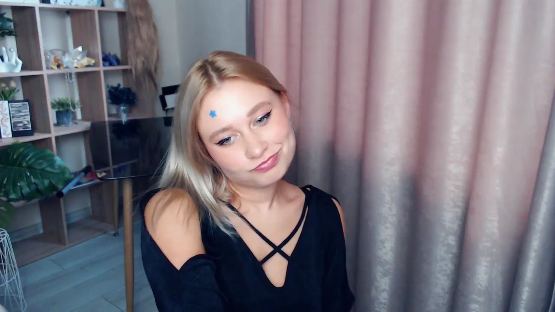 Gallery image thumbnail from Kukla_kolduna's myfreecams stream on, 11/15/2025, 13:17 image 8 of 20