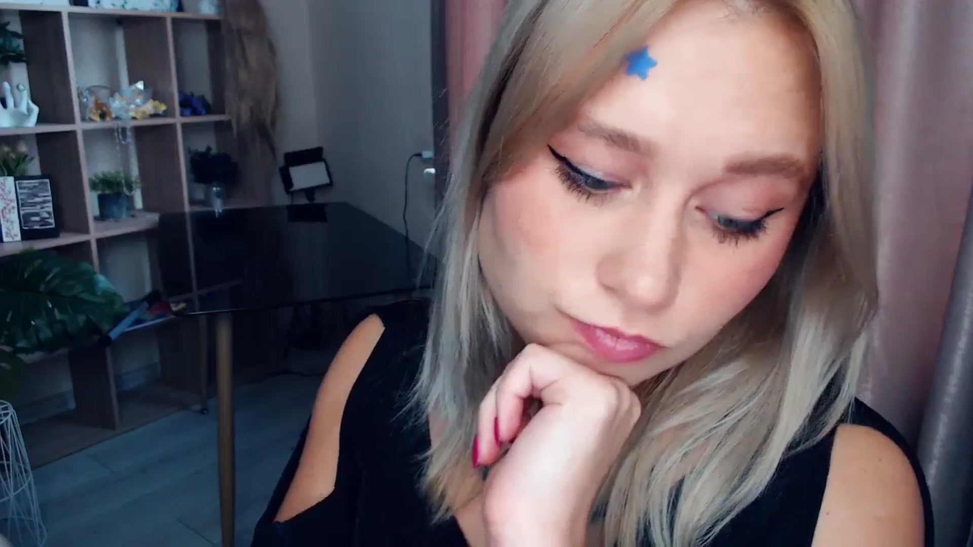 Gallery image thumbnail from Kukla_kolduna's myfreecams stream on, 11/15/2025, 13:17 image 4 of 20
