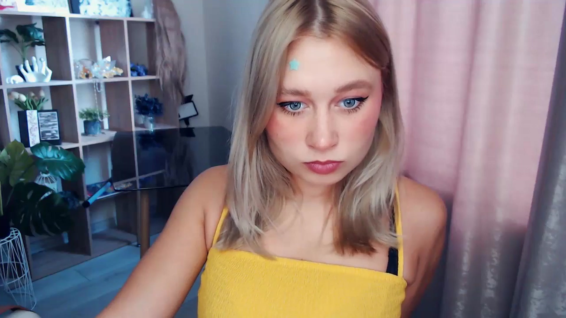 Gallery image thumbnail from Kukla_kolduna's myfreecams stream on, 11/16/2025, 08:07 image 9 of 20
