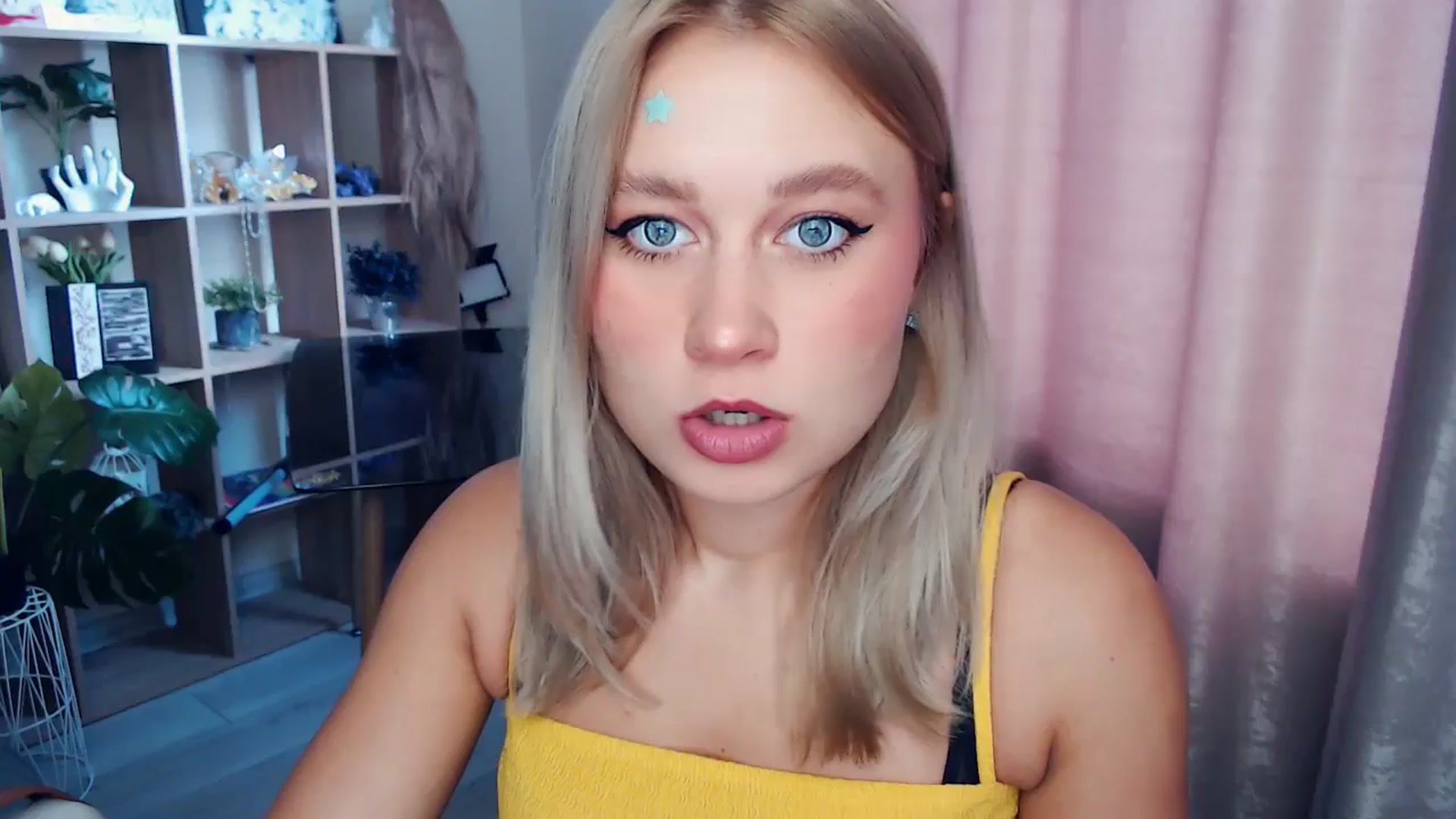 Gallery image thumbnail from Kukla_kolduna's myfreecams stream on, 11/16/2025, 08:07 image 2 of 20