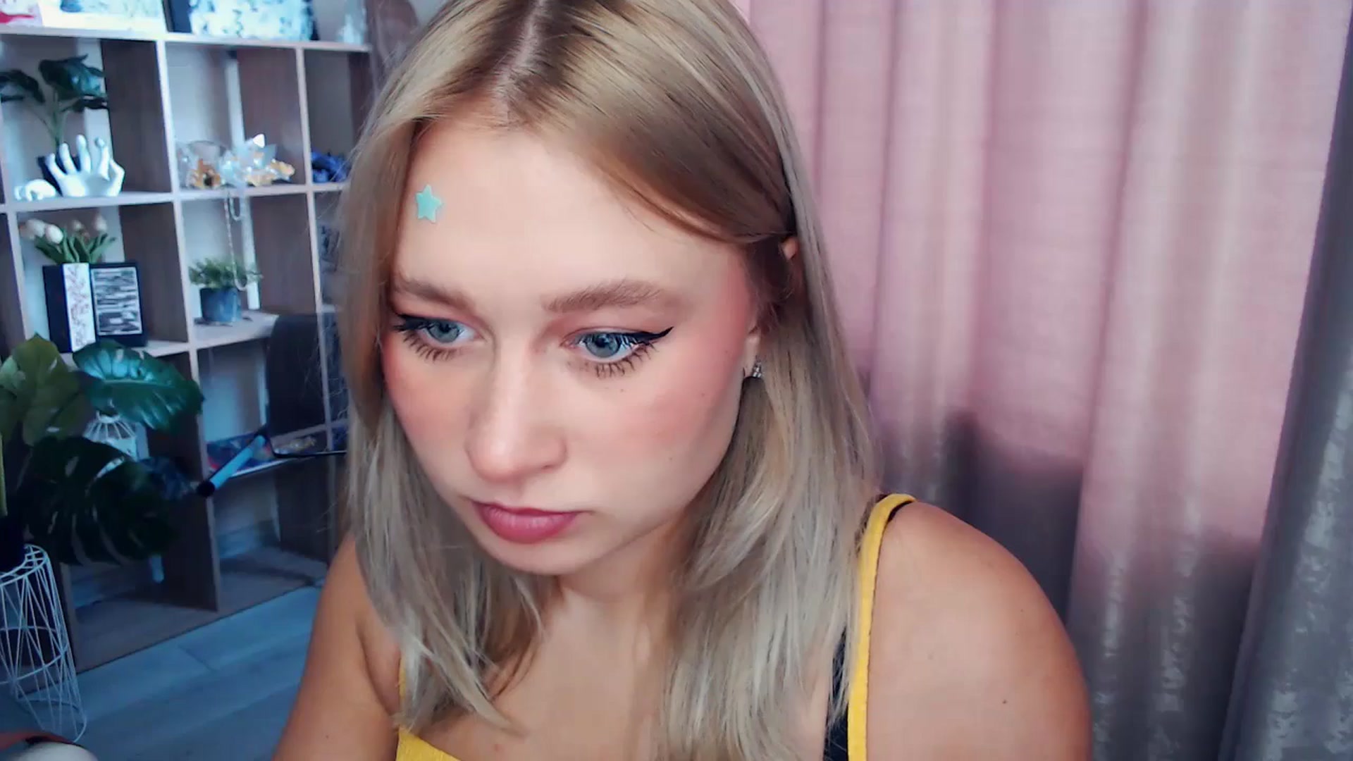 Gallery image thumbnail from Kukla_kolduna's myfreecams stream on, 11/16/2025, 08:07 image 8 of 20