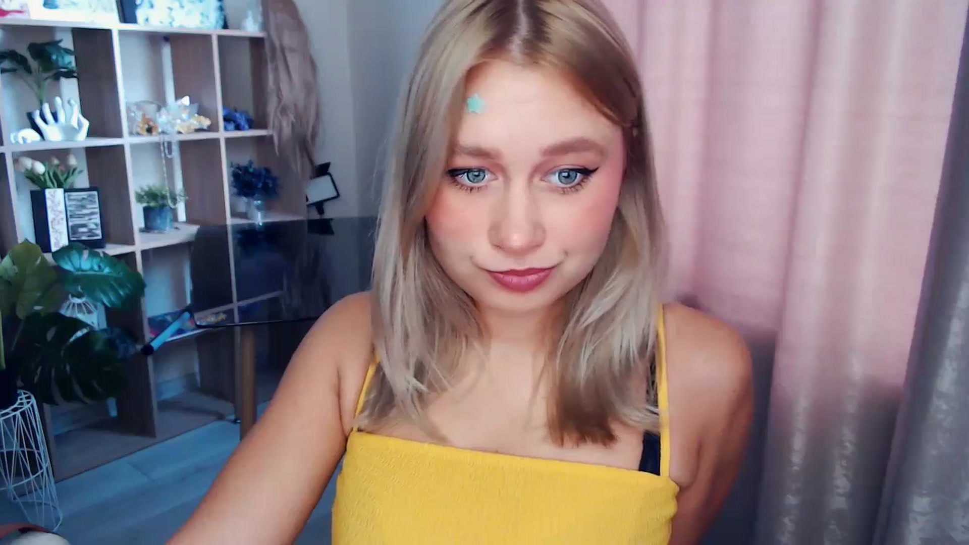 Gallery image thumbnail from Kukla_kolduna's myfreecams stream on, 11/16/2025, 08:07 image 10 of 20