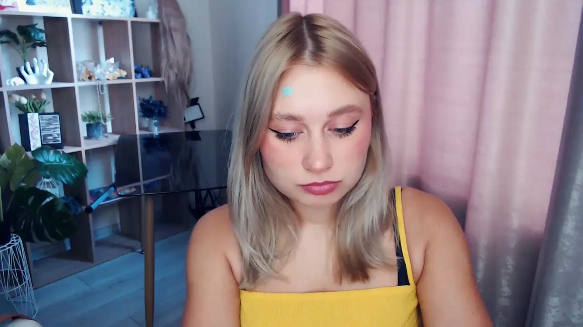 Gallery image thumbnail from Kukla_kolduna's myfreecams stream on, 11/16/2025, 08:07 image 6 of 20