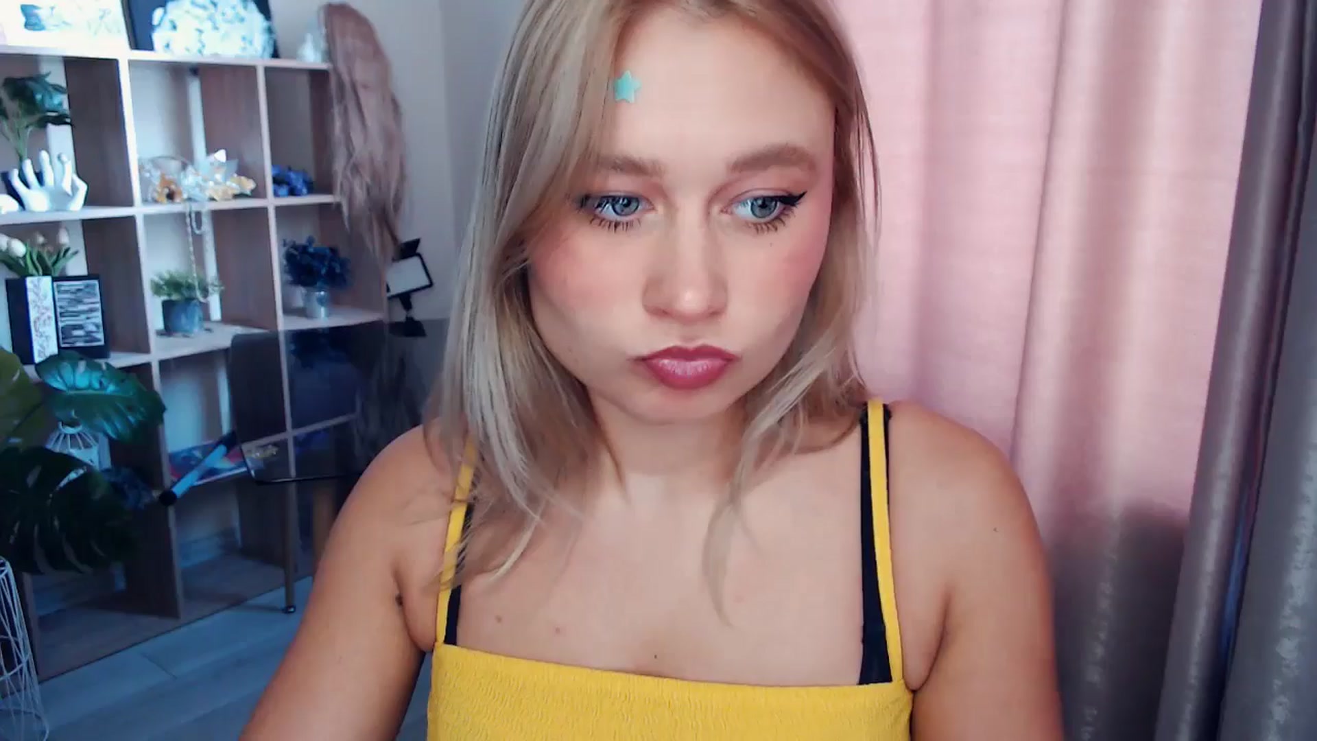 Gallery image thumbnail from Kukla_kolduna's myfreecams stream on, 11/16/2025, 08:58 image 17 of 20