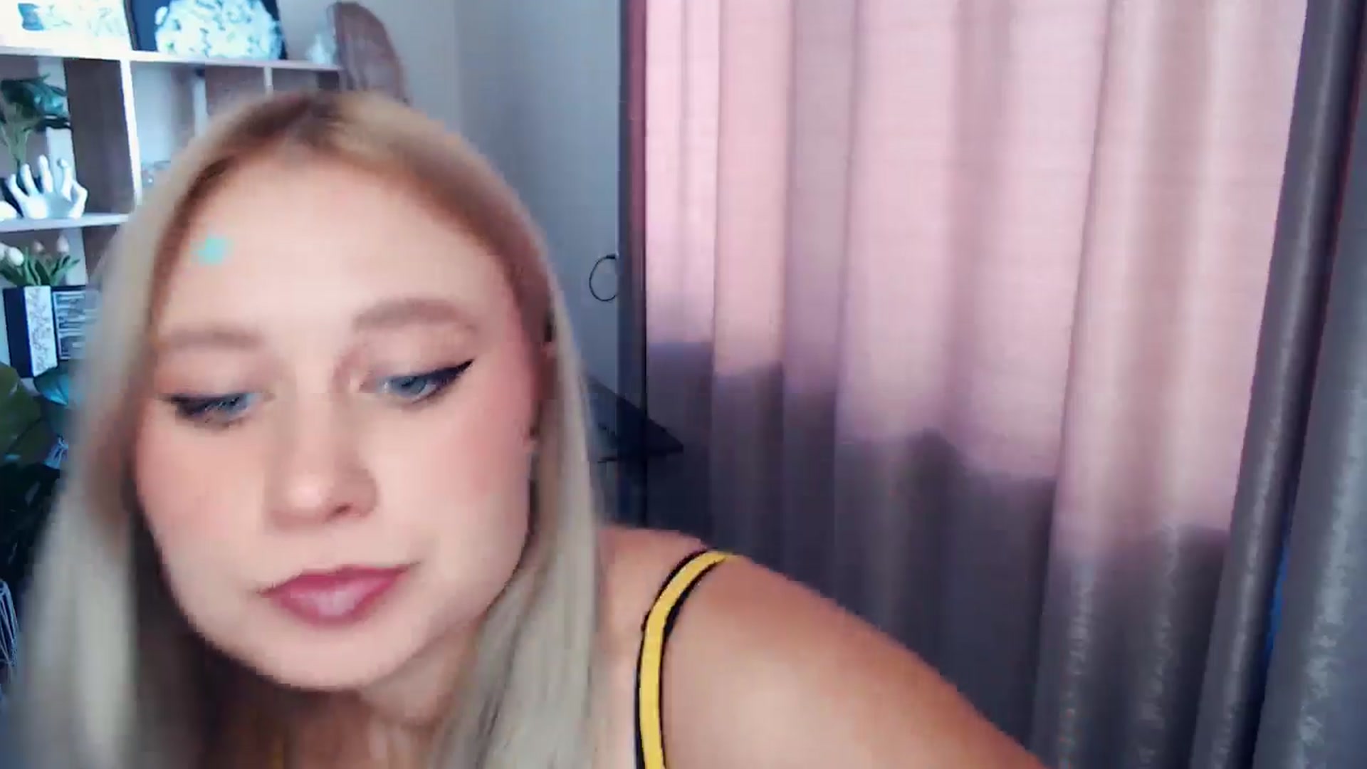 Gallery image thumbnail from Kukla_kolduna's myfreecams stream on, 11/16/2025, 08:58 image 8 of 20