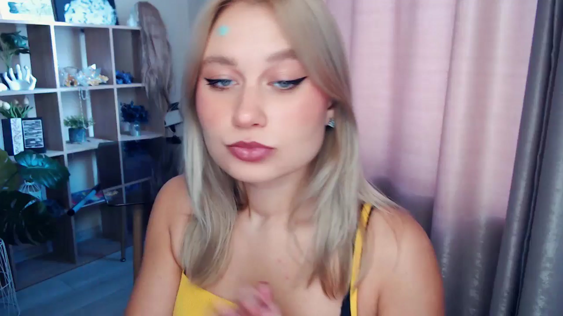 Gallery image thumbnail from Kukla_kolduna's myfreecams stream on, 11/16/2025, 08:58 image 1 of 20