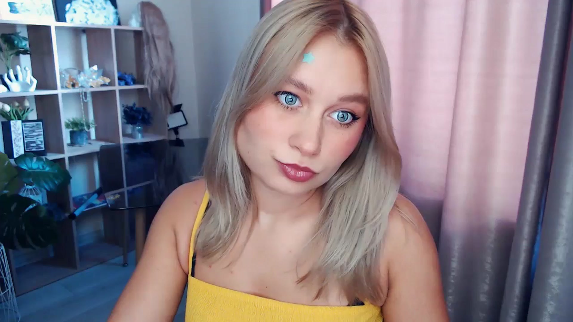 Gallery image thumbnail from Kukla_kolduna's myfreecams stream on, 11/16/2025, 08:58 image 2 of 20