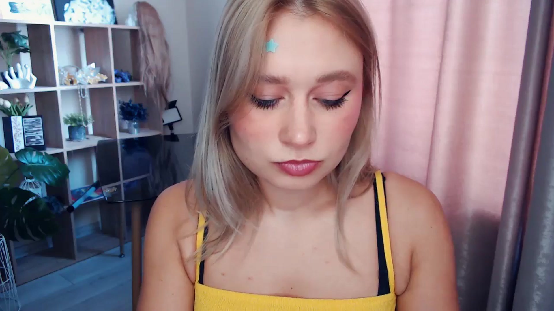 Gallery image thumbnail from Kukla_kolduna's myfreecams stream on, 11/16/2025, 08:58 image 19 of 20