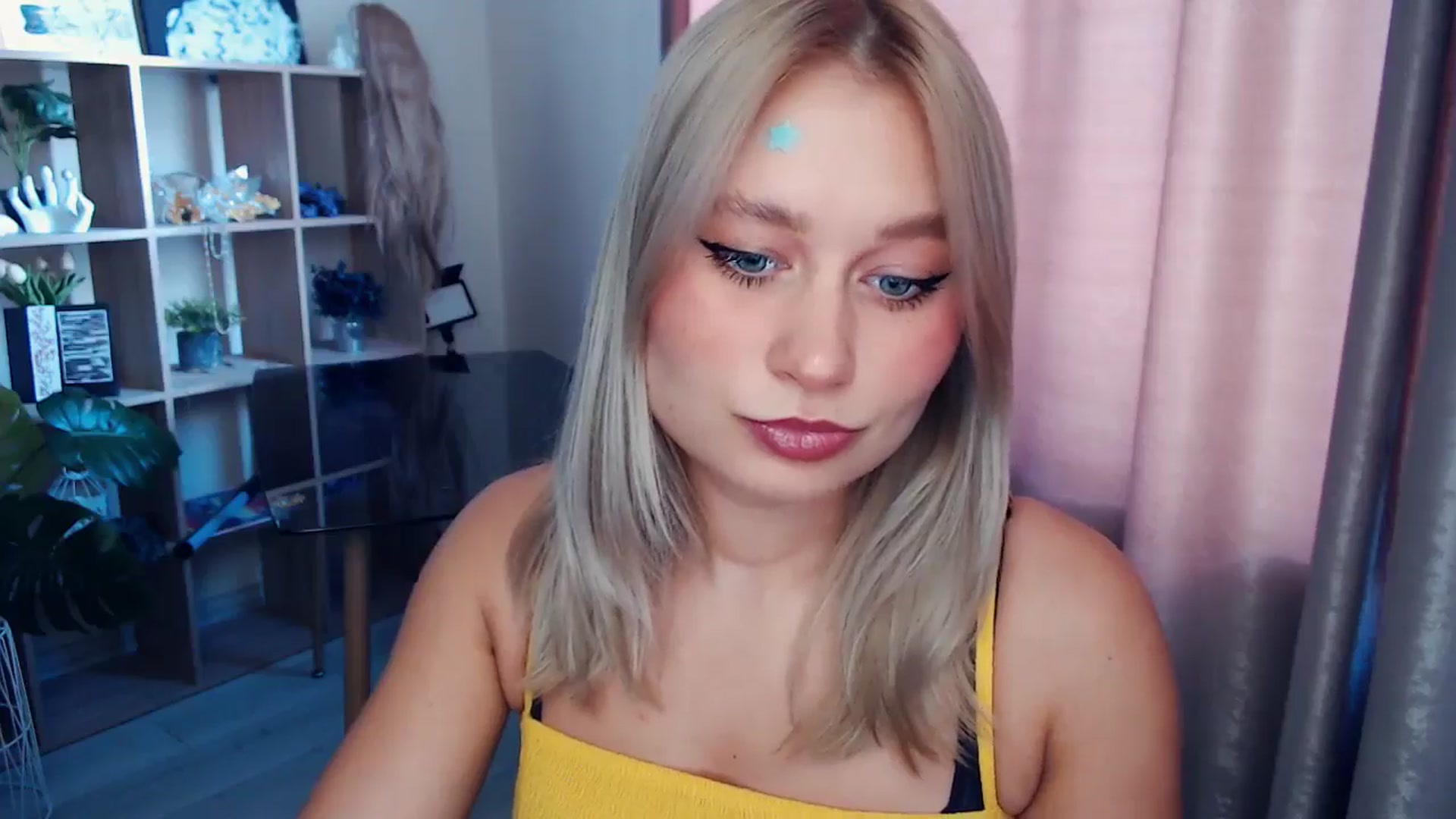 Gallery image thumbnail from Kukla_kolduna's myfreecams stream on, 11/16/2025, 08:58 image 5 of 20