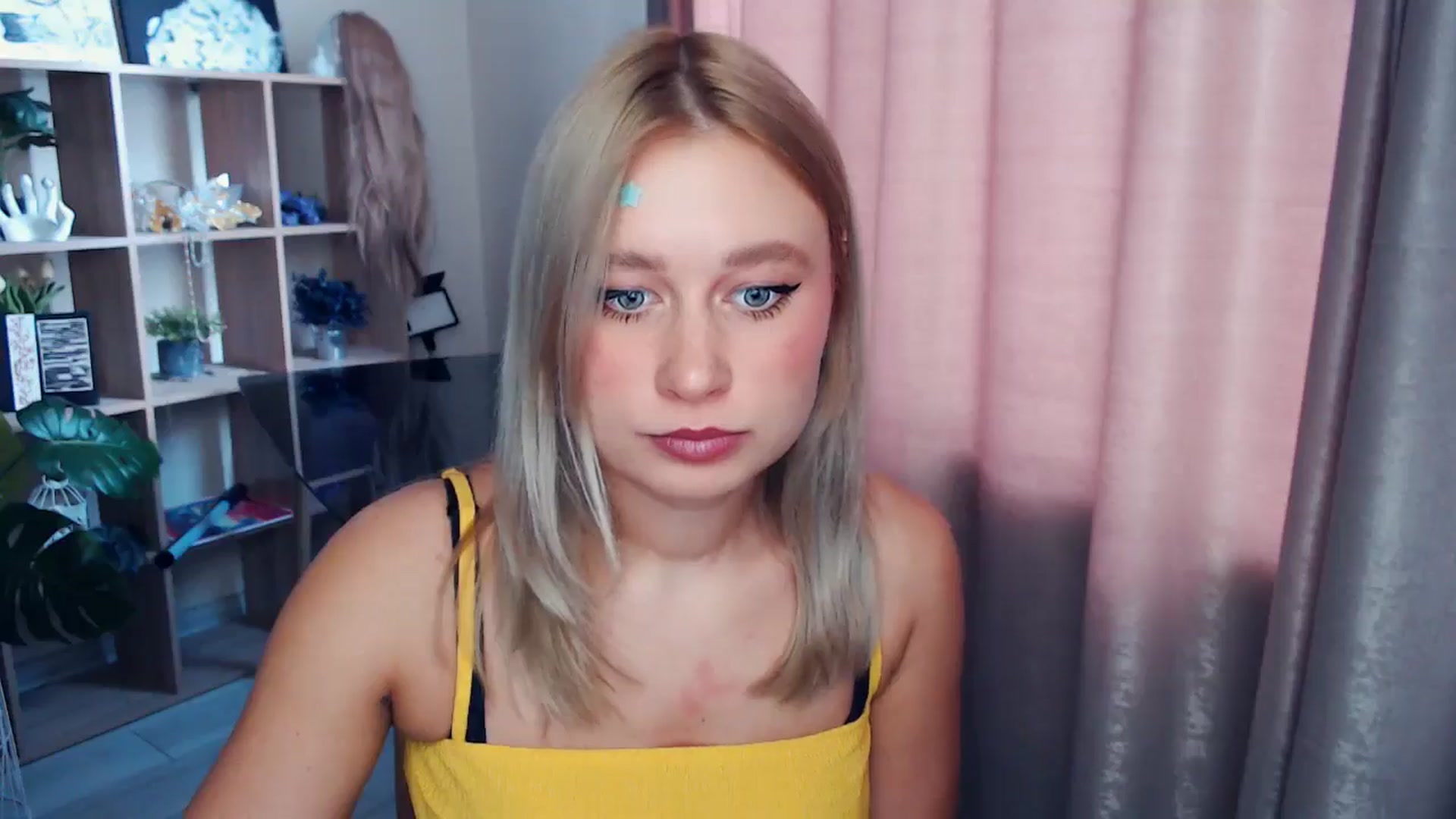 Gallery image thumbnail from Kukla_kolduna's myfreecams stream on, 11/16/2025, 11:44 image 11 of 20