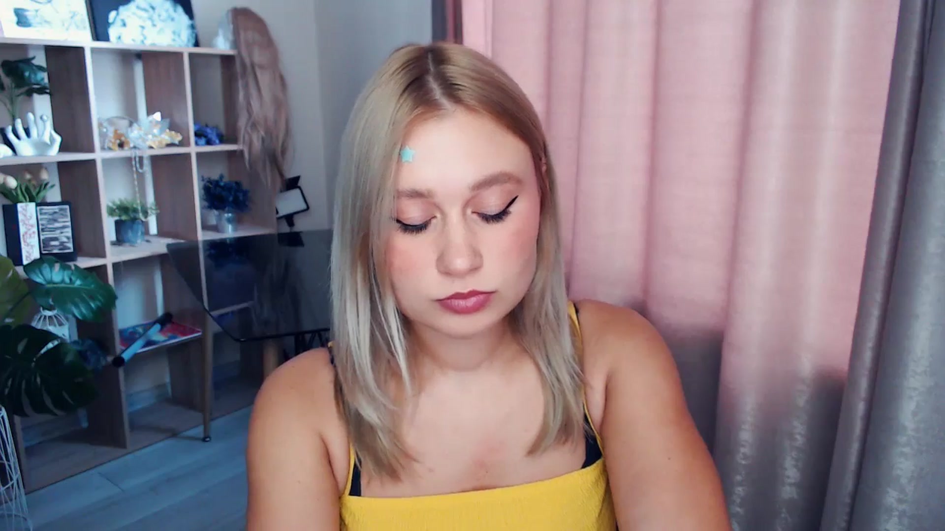 Gallery image thumbnail from Kukla_kolduna's myfreecams stream on, 11/16/2025, 11:44 image 10 of 20