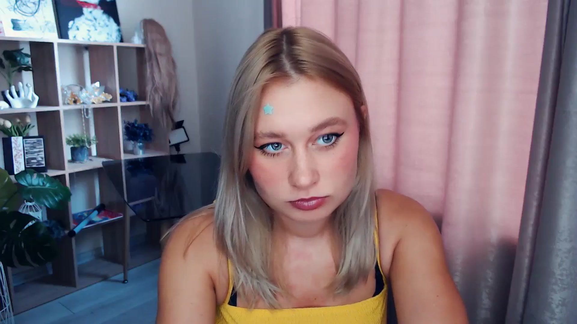 Gallery image thumbnail from Kukla_kolduna's myfreecams stream on, 11/16/2025, 11:44 image 5 of 20