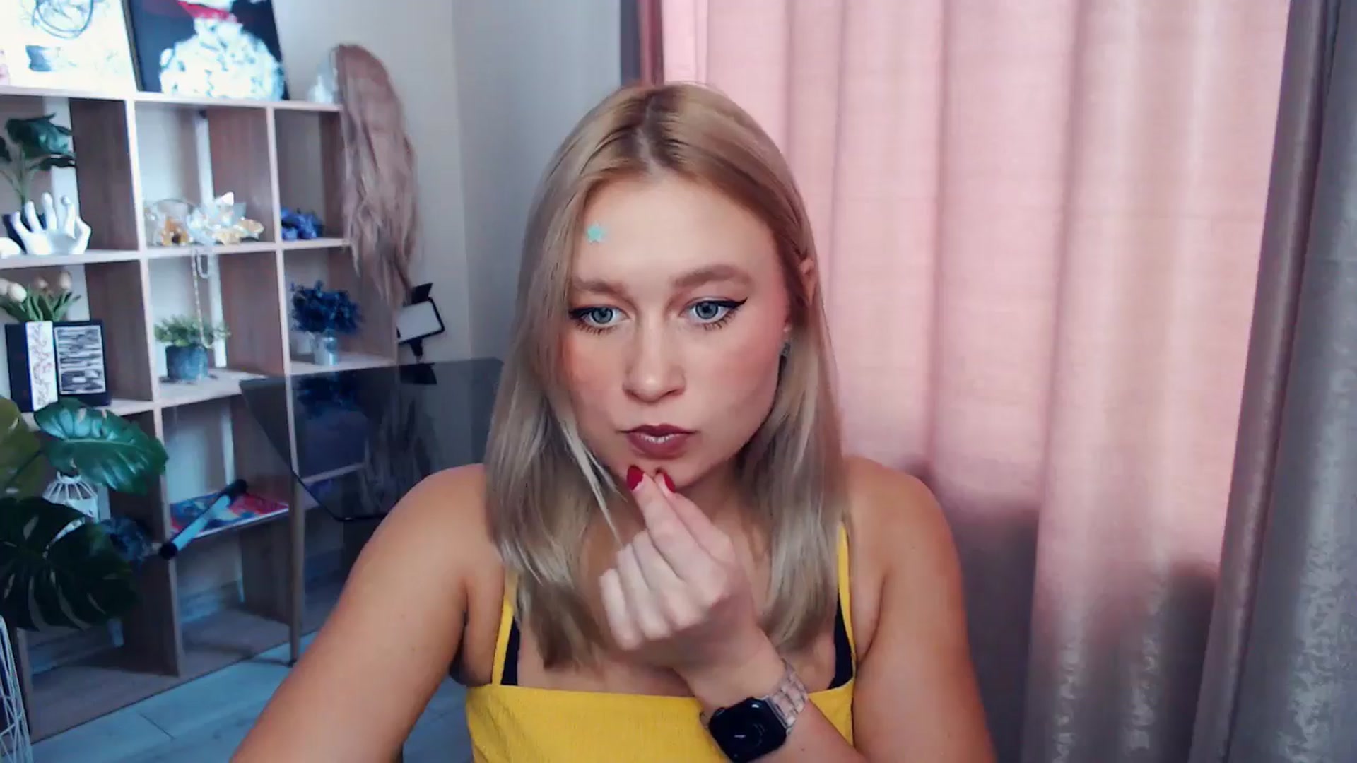 Gallery image thumbnail from Kukla_kolduna's myfreecams stream on, 11/16/2025, 11:44 image 4 of 20