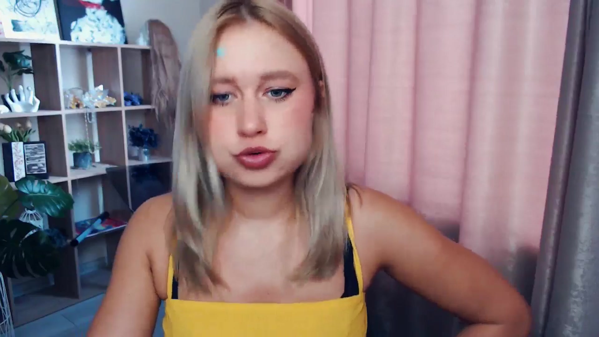 Gallery image thumbnail from Kukla_kolduna's myfreecams stream on, 11/16/2025, 11:44 image 8 of 20