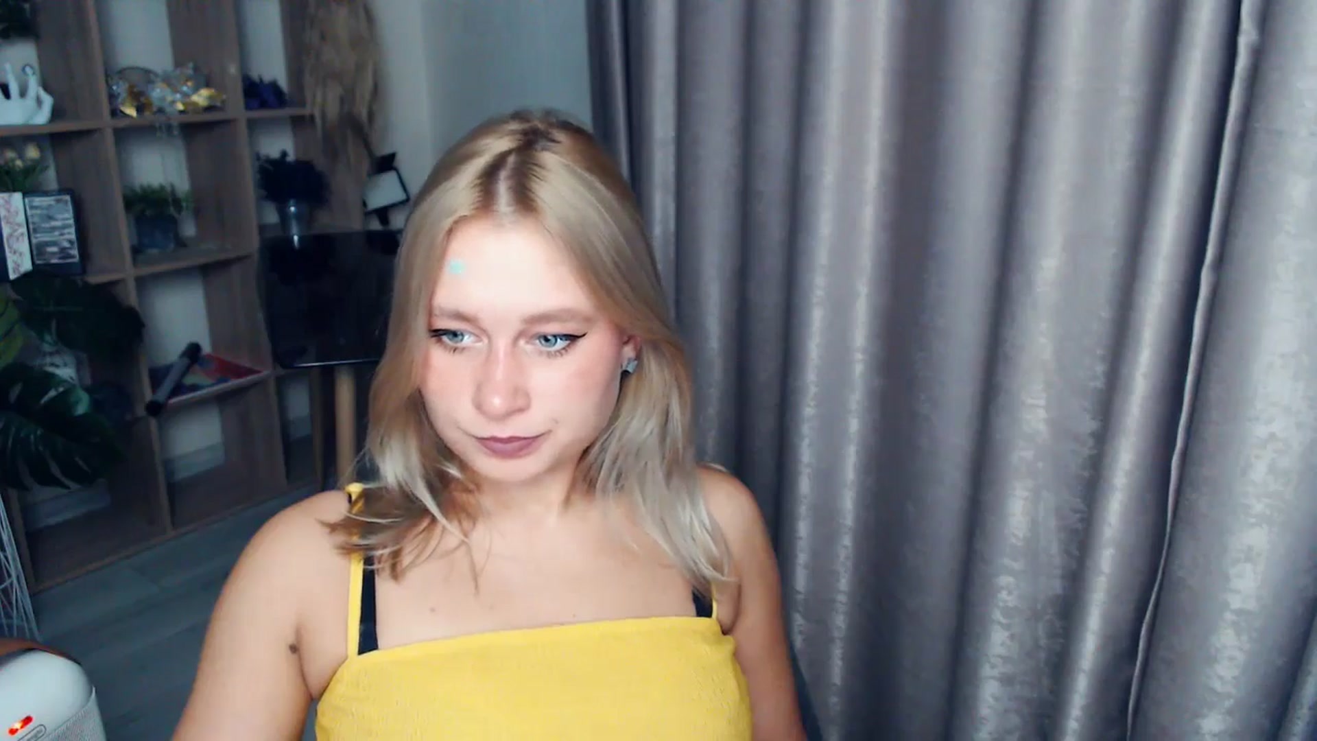 Gallery image thumbnail from Kukla_kolduna's myfreecams stream on, 11/16/2025, 17:36 image 6 of 20