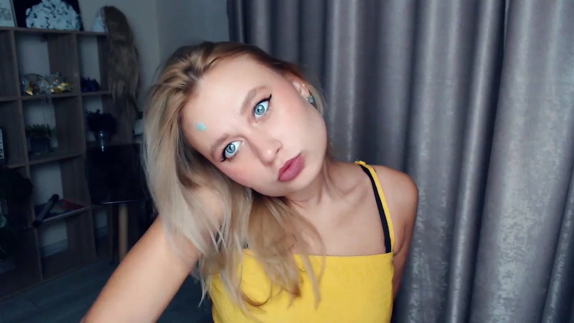 Gallery image thumbnail from Kukla_kolduna's myfreecams stream on, 11/16/2025, 17:36 image 11 of 20
