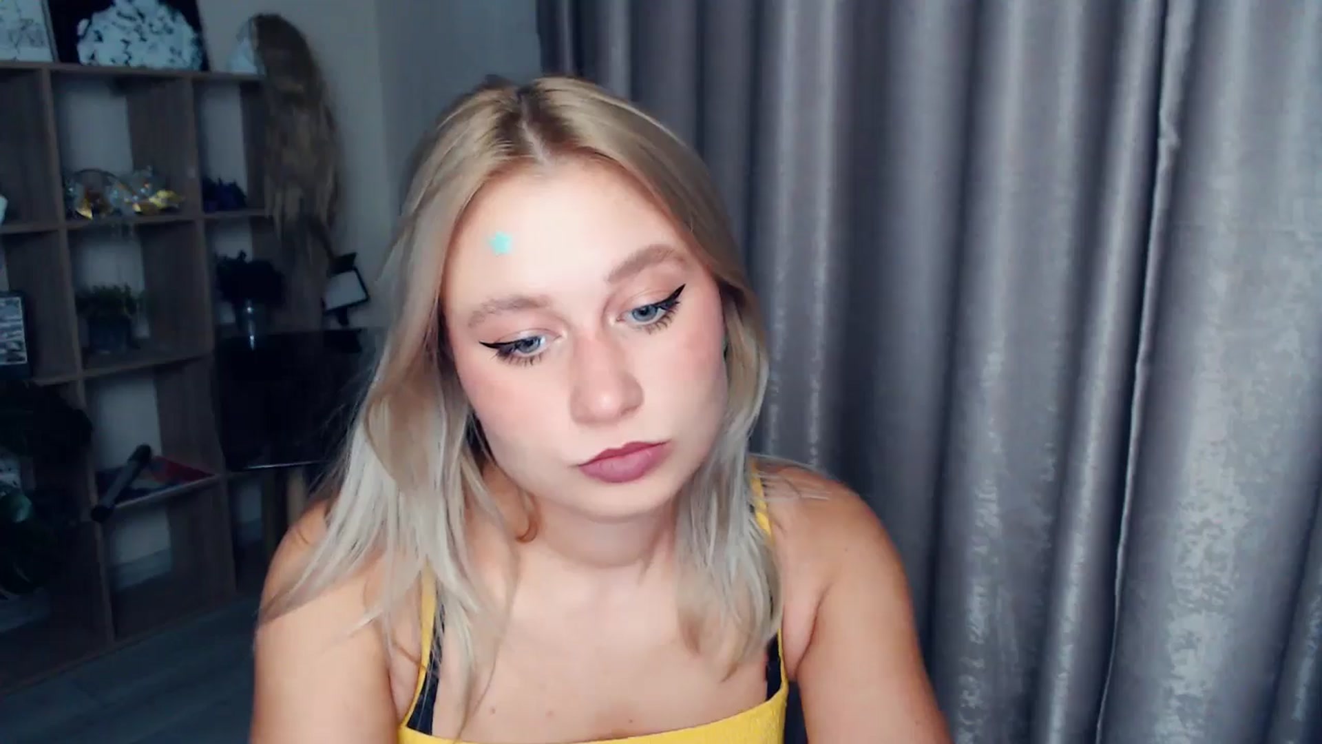 Gallery image thumbnail from Kukla_kolduna's myfreecams stream on, 11/16/2025, 17:36 image 7 of 20
