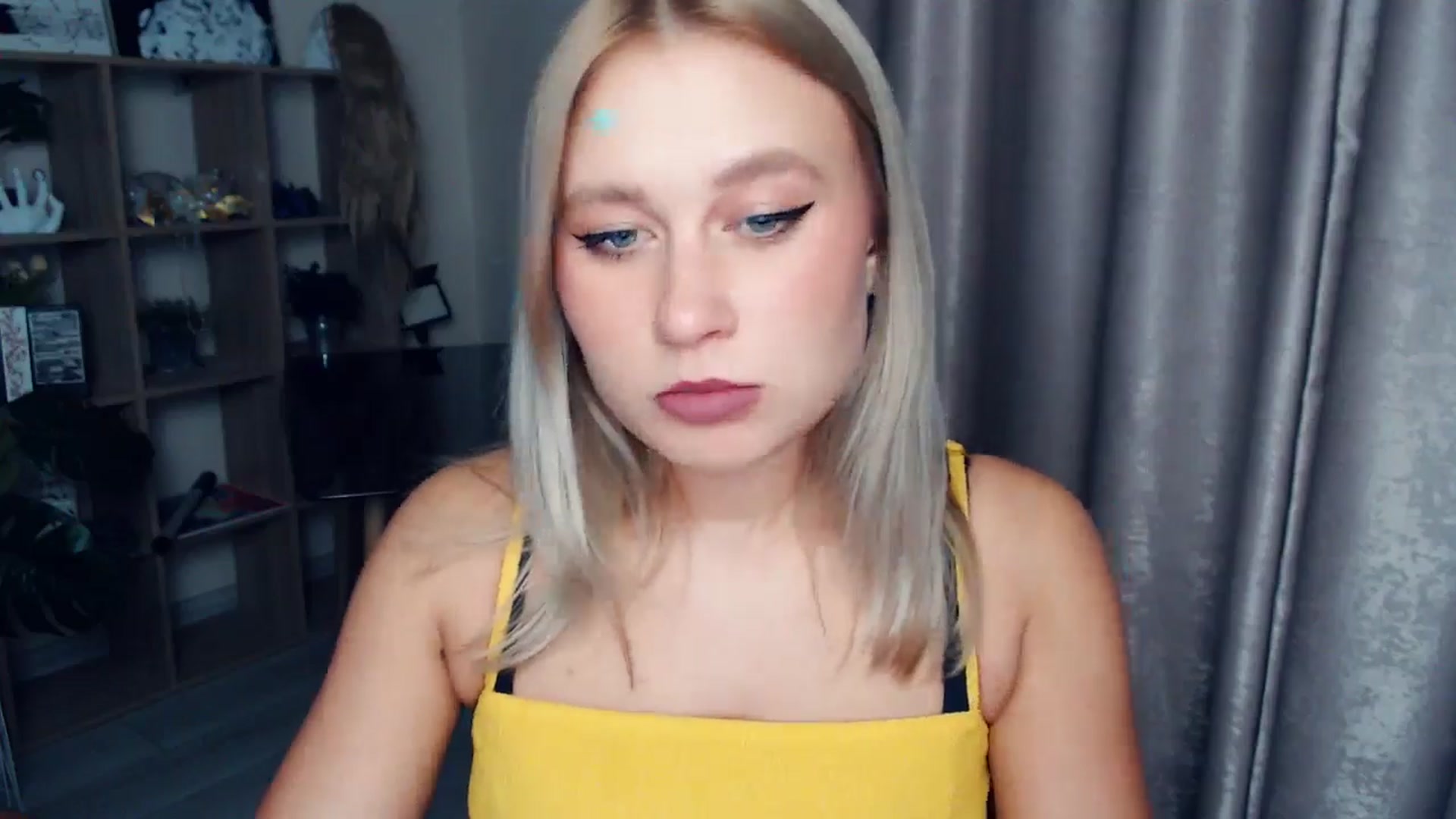 Gallery image thumbnail from Kukla_kolduna's myfreecams stream on, 11/16/2025, 17:36 image 2 of 20