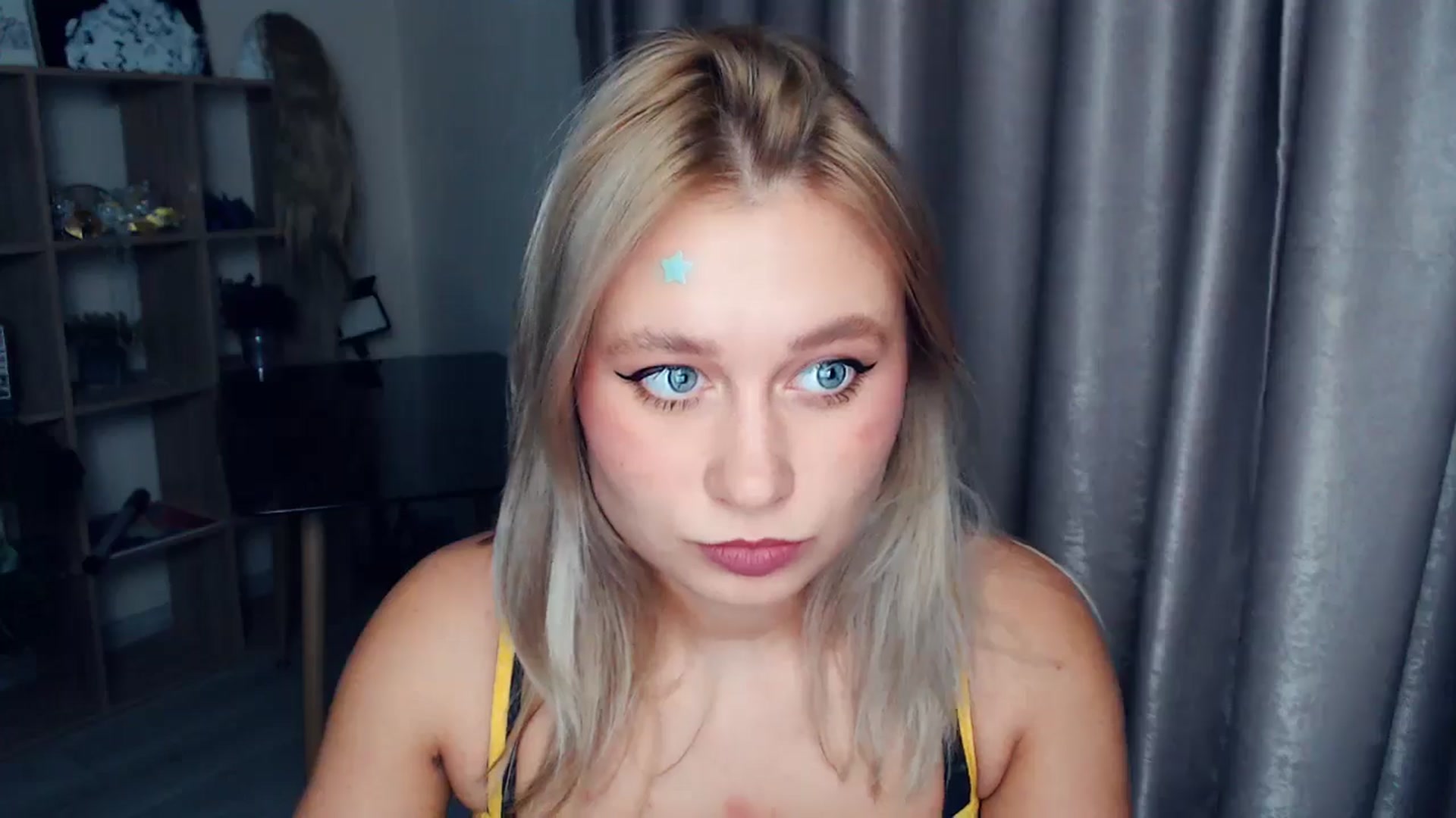Gallery image thumbnail from Kukla_kolduna's myfreecams stream on, 11/16/2025, 17:36 image 15 of 20