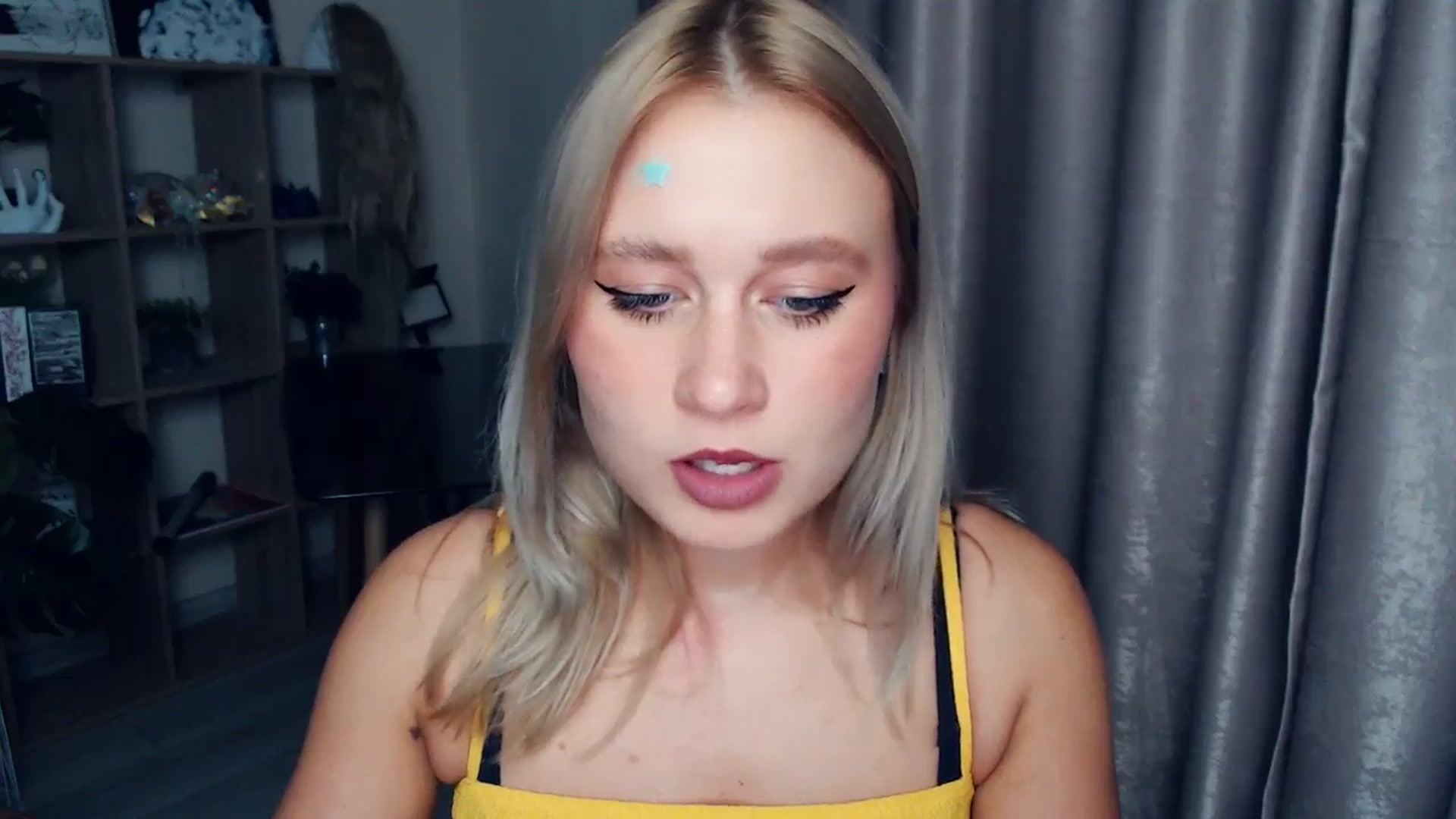 Gallery image thumbnail from Kukla_kolduna's myfreecams stream on, 11/16/2025, 17:36 image 3 of 20