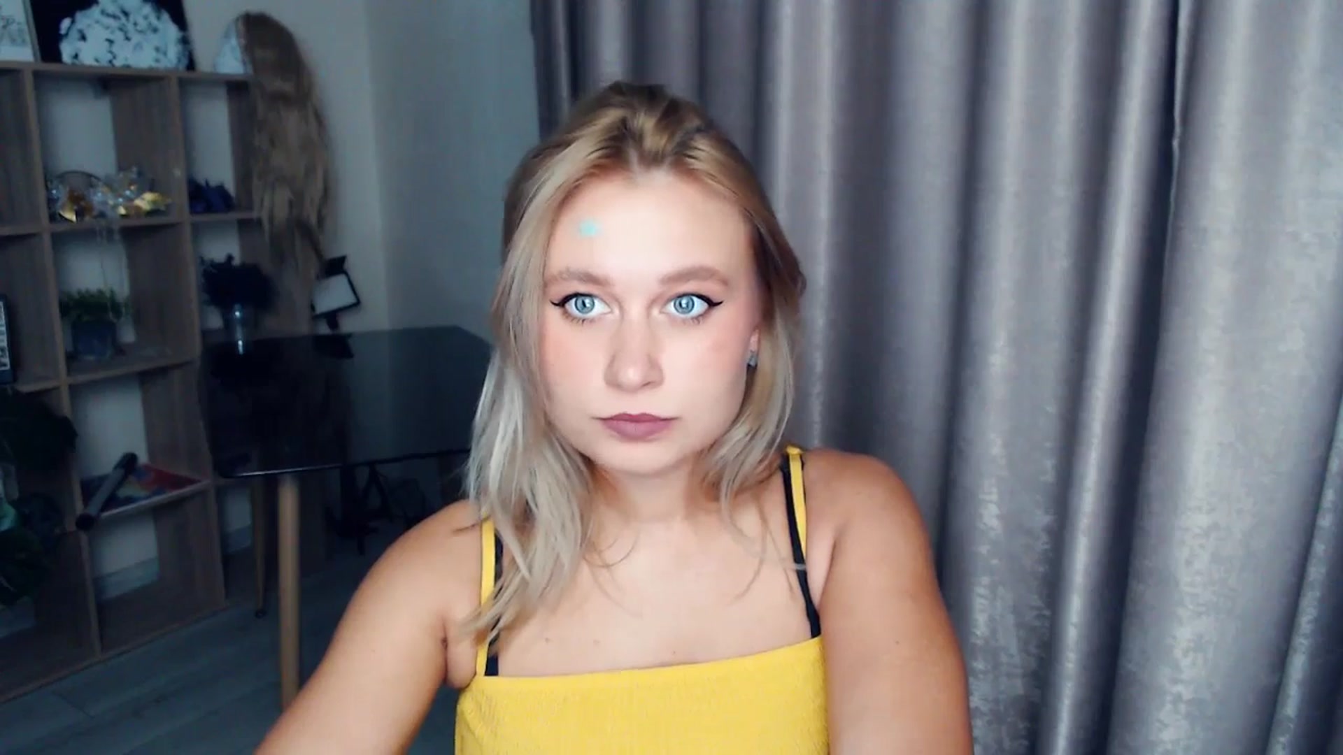 Gallery image thumbnail from Kukla_kolduna's myfreecams stream on, 11/16/2025, 17:36 image 13 of 20