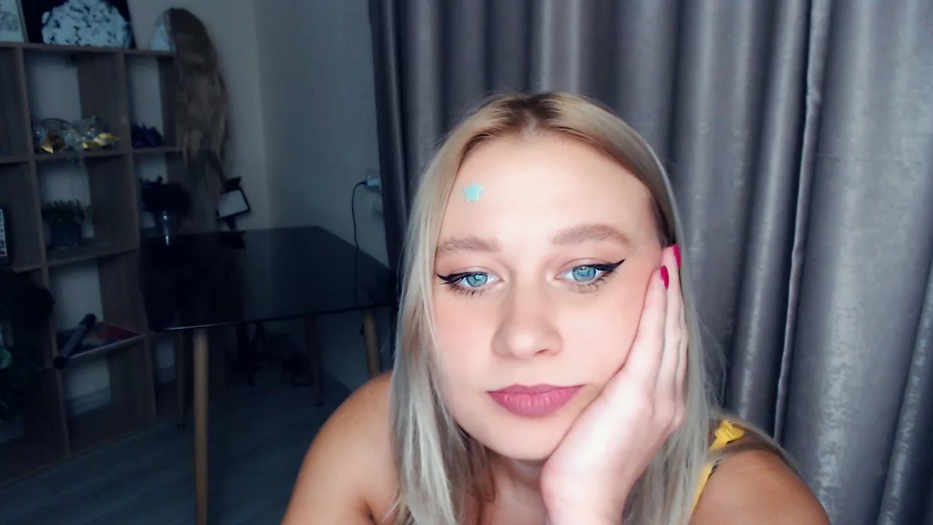 Gallery image thumbnail from Kukla_kolduna's myfreecams stream on, 11/16/2025, 18:28 image 9 of 20