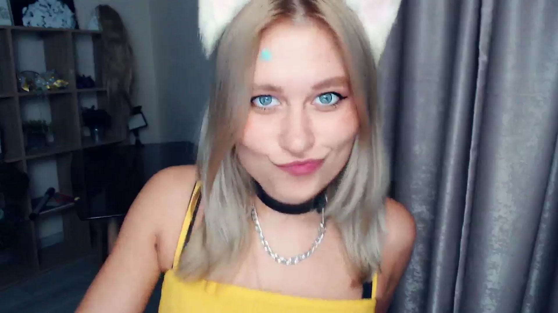 Gallery image thumbnail from Kukla_kolduna's myfreecams stream on, 11/16/2025, 18:28 image 19 of 20