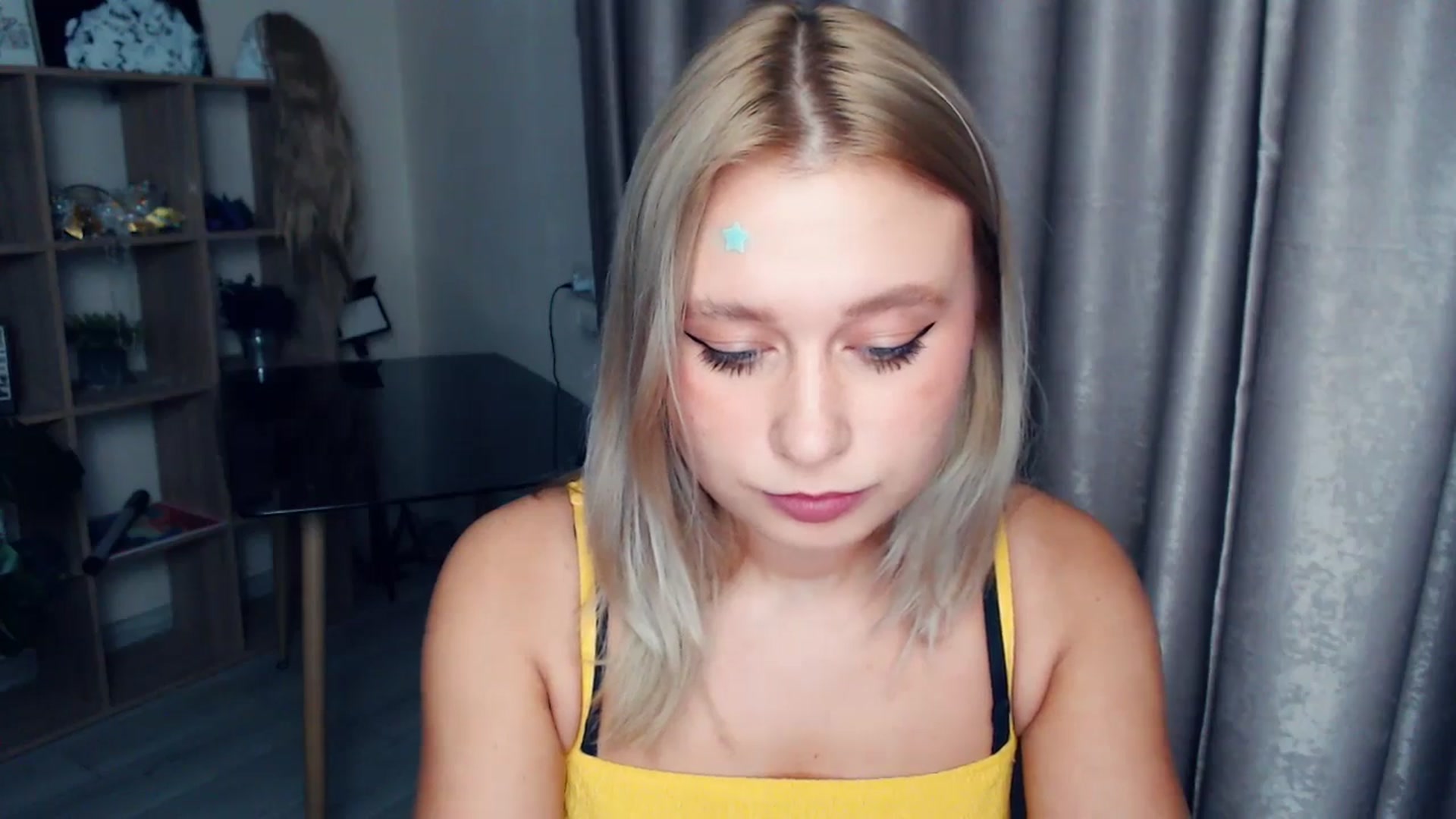 Gallery image thumbnail from Kukla_kolduna's myfreecams stream on, 11/16/2025, 18:28 image 7 of 20