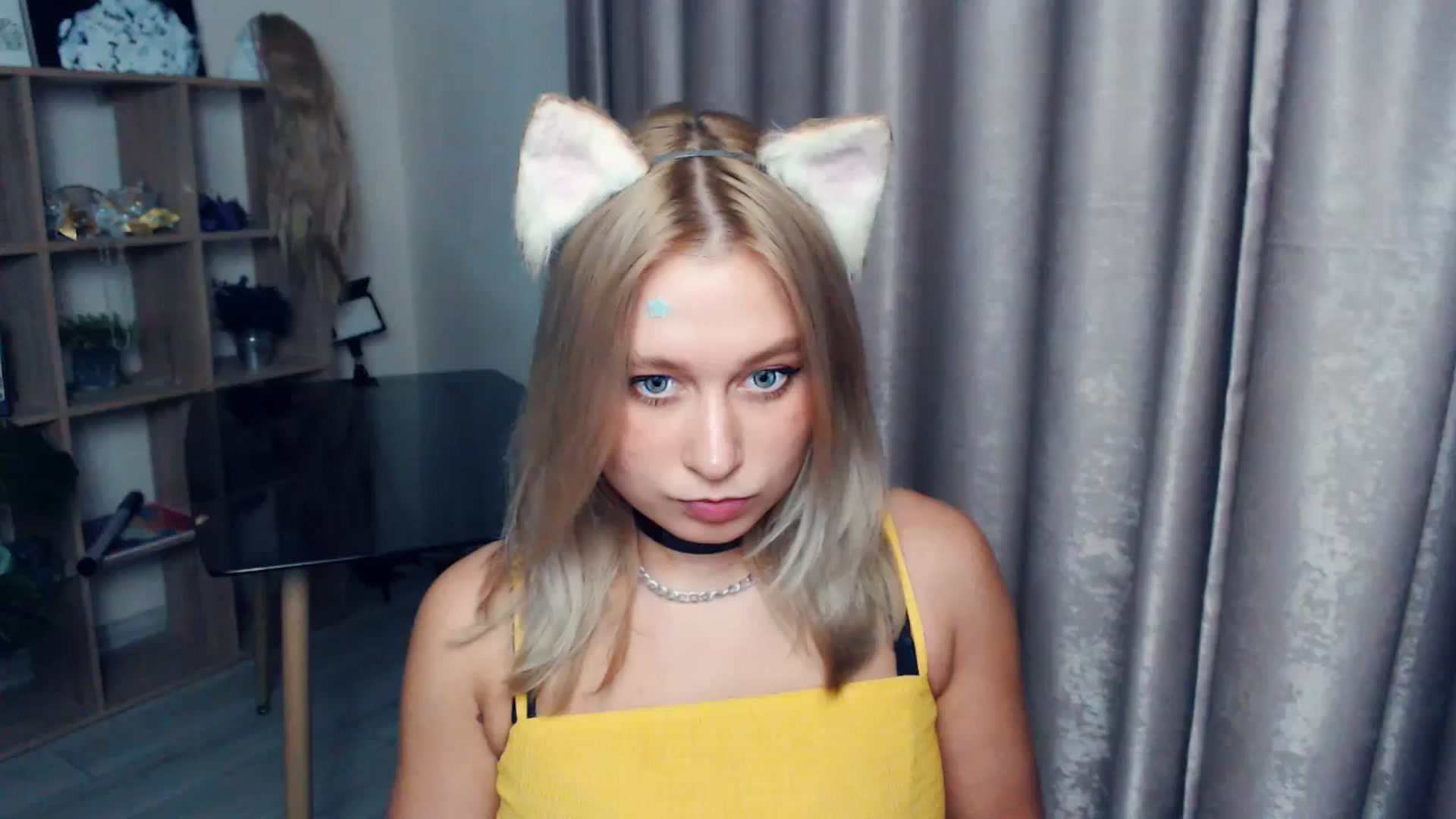 Gallery image thumbnail from Kukla_kolduna's myfreecams stream on, 11/16/2025, 18:28 image 15 of 20
