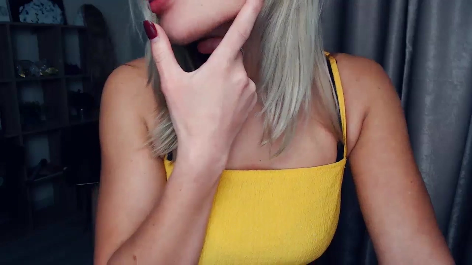Gallery image thumbnail from Kukla_kolduna's myfreecams stream on, 11/16/2025, 18:28 image 12 of 20