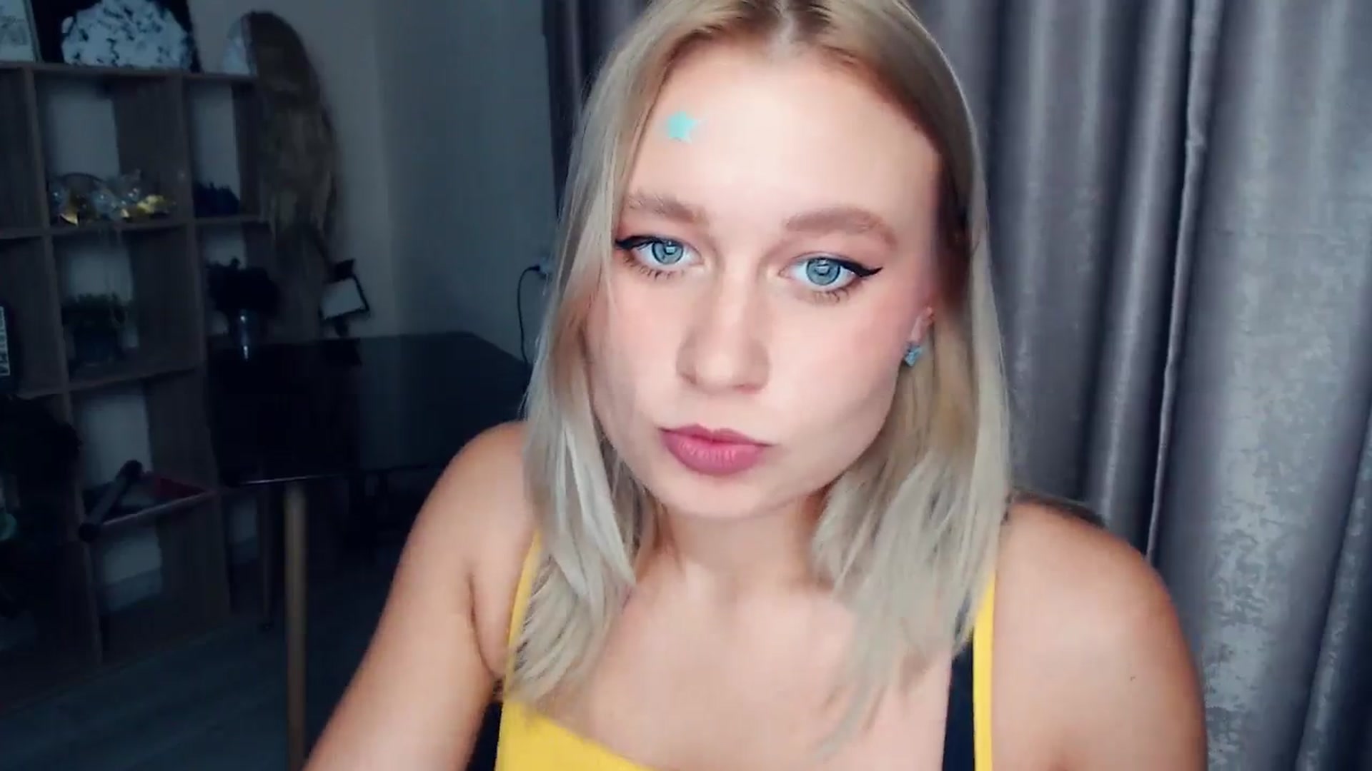 Gallery image thumbnail from Kukla_kolduna's myfreecams stream on, 11/16/2025, 18:28 image 8 of 20