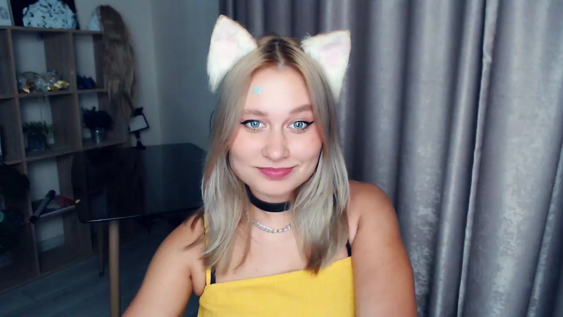 Gallery image thumbnail from Kukla_kolduna's myfreecams stream on, 11/16/2025, 18:28 image 16 of 20