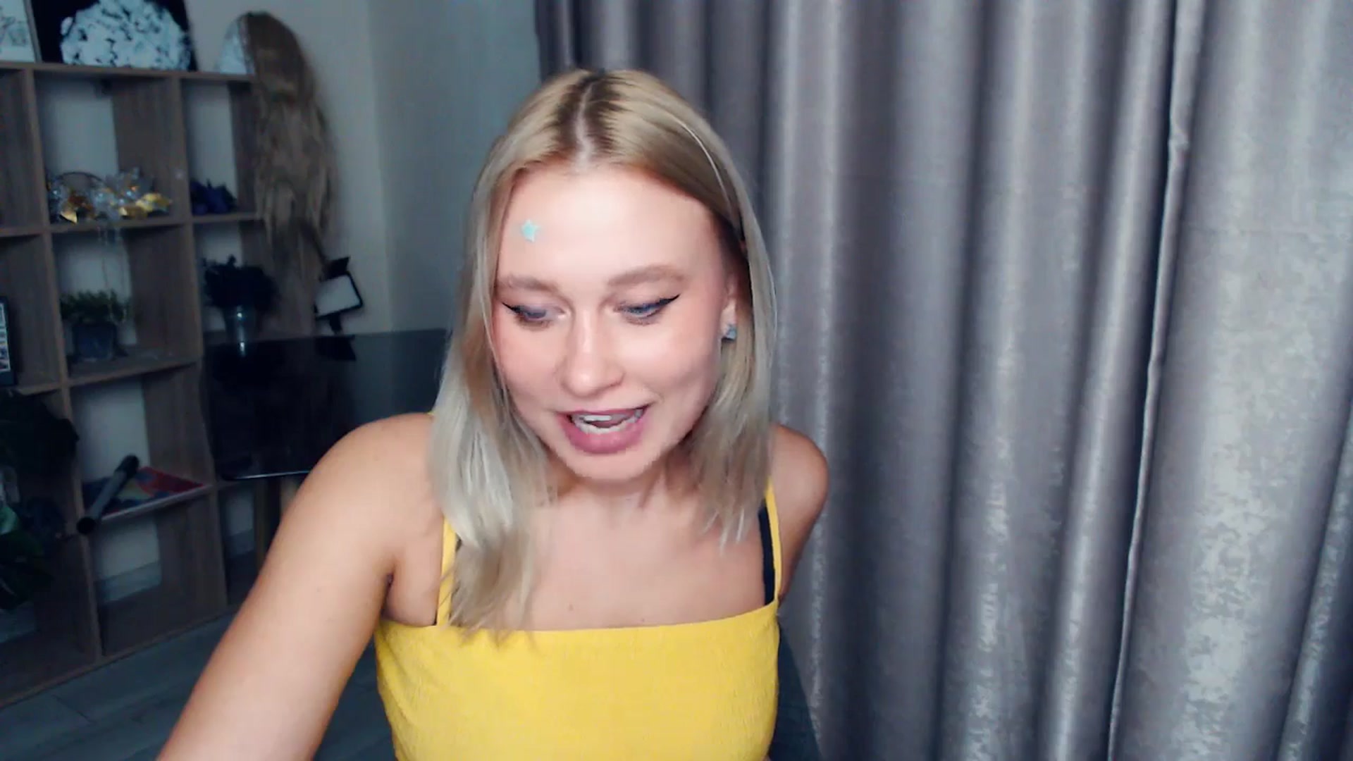 Gallery image thumbnail from Kukla_kolduna's myfreecams stream on, 11/16/2025, 18:28 image 6 of 20