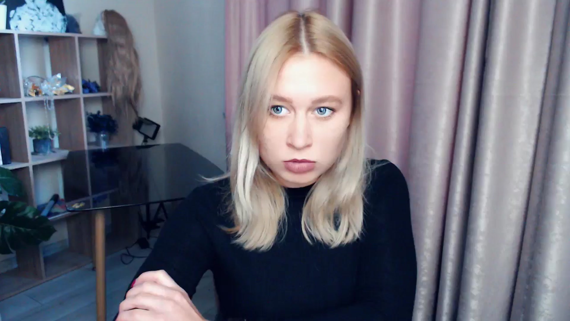 Gallery image thumbnail from Kukla_kolduna's myfreecams stream on, 11/19/2025, 14:06 image 16 of 20