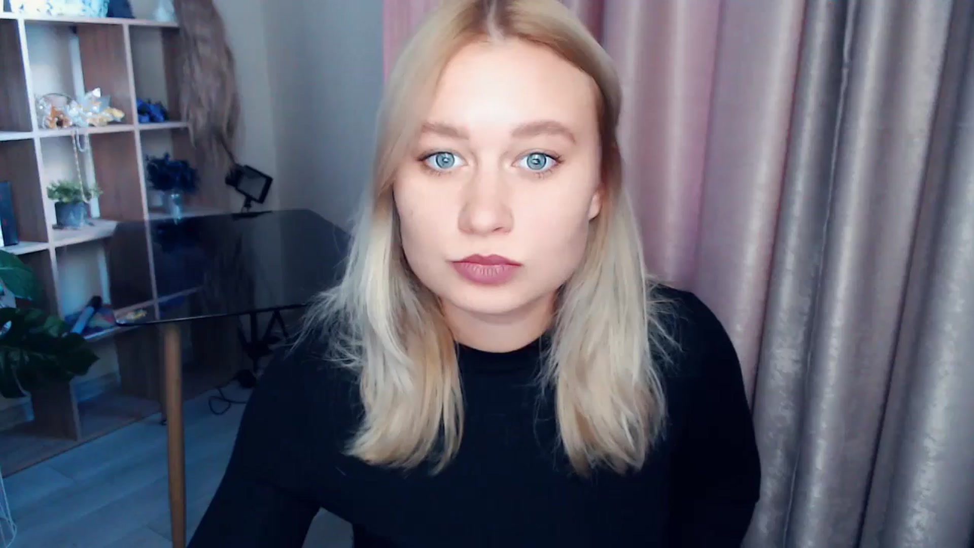 Gallery image thumbnail from Kukla_kolduna's myfreecams stream on, 11/19/2025, 14:06 image 4 of 20