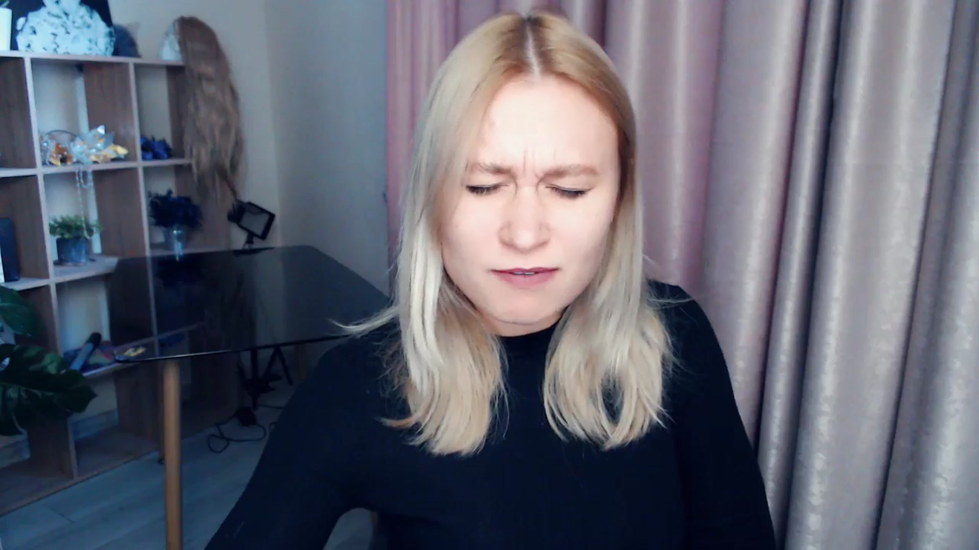 Gallery image thumbnail from Kukla_kolduna's myfreecams stream on, 11/19/2025, 14:06 image 15 of 20