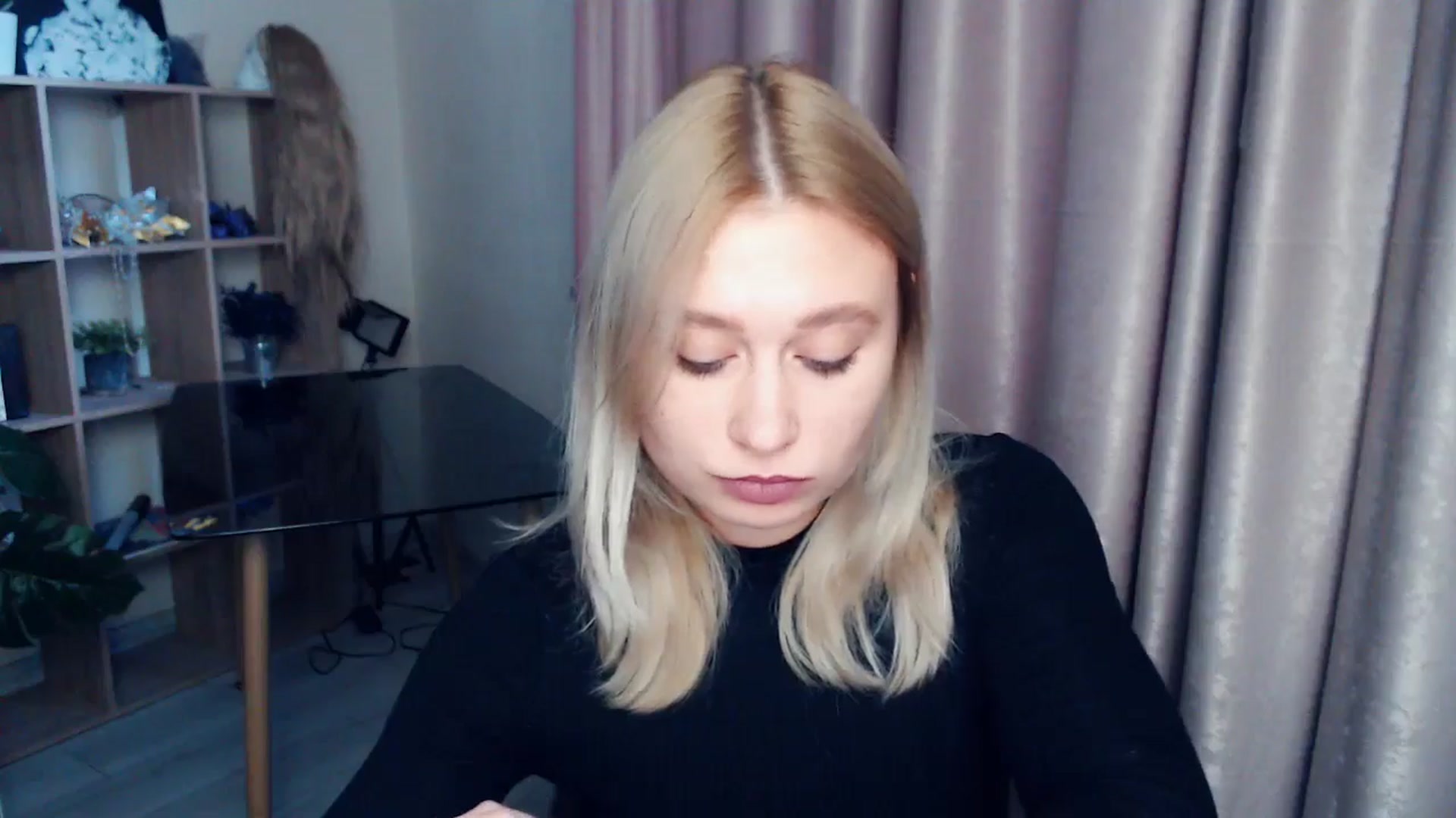 Gallery image thumbnail from Kukla_kolduna's myfreecams stream on, 11/19/2025, 14:06 image 20 of 20