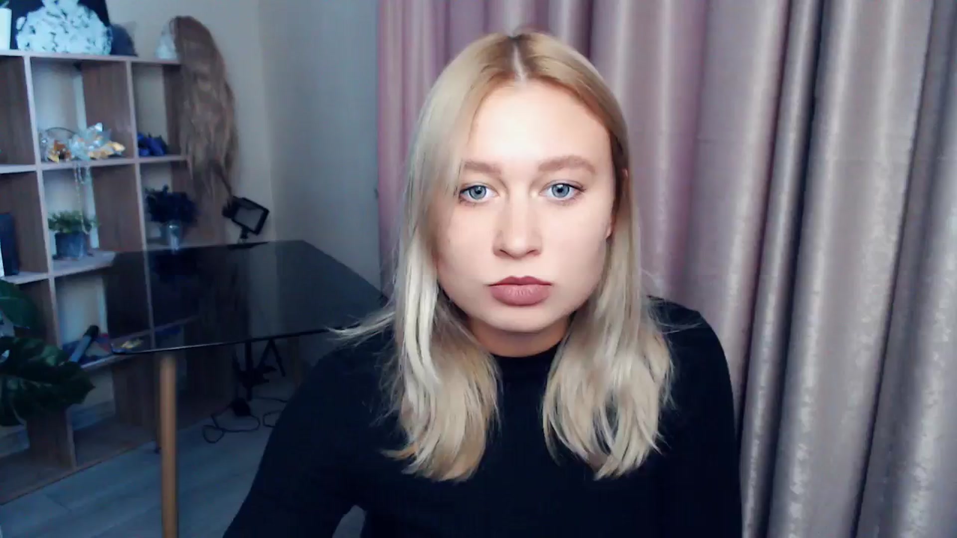 Gallery image thumbnail from Kukla_kolduna's myfreecams stream on, 11/19/2025, 14:06 image 17 of 20