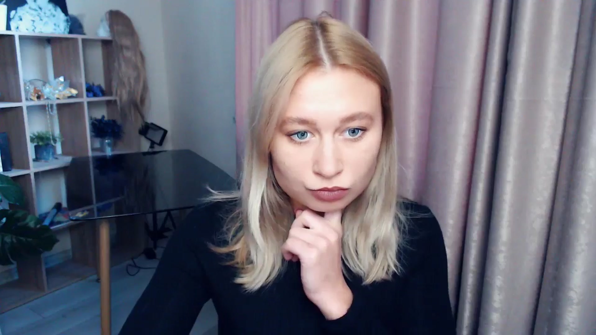Gallery image thumbnail from Kukla_kolduna's myfreecams stream on, 11/19/2025, 14:06 image 13 of 20