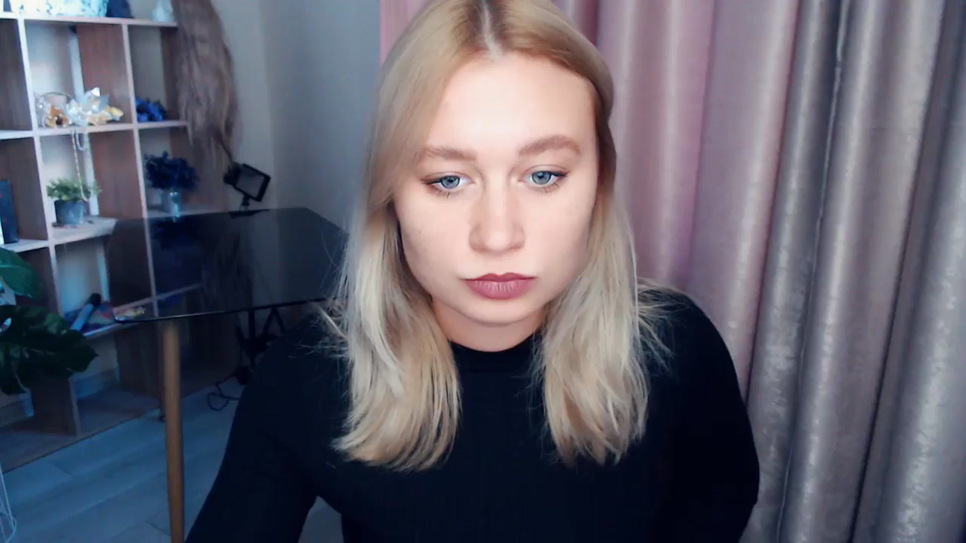 Gallery image thumbnail from Kukla_kolduna's myfreecams stream on, 11/19/2025, 14:06 image 3 of 20