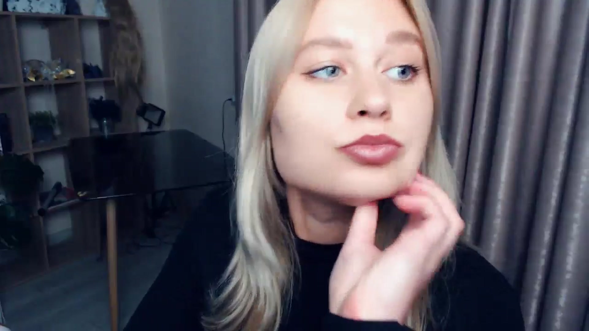 Gallery image thumbnail from Kukla_kolduna's myfreecams stream on, 11/19/2025, 15:40 image 12 of 20